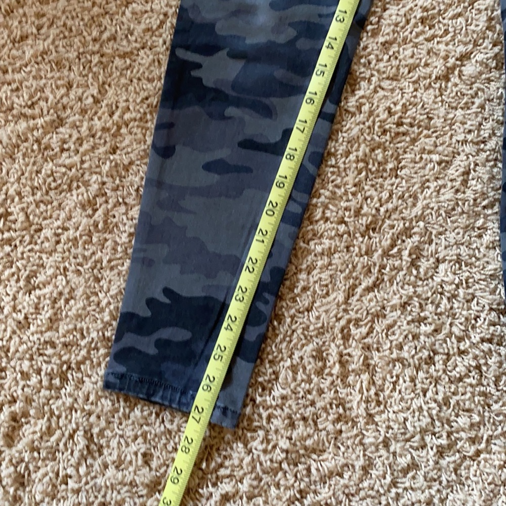 Mossimo camo jegging.  Size 2/26 - Picture 7 of 7